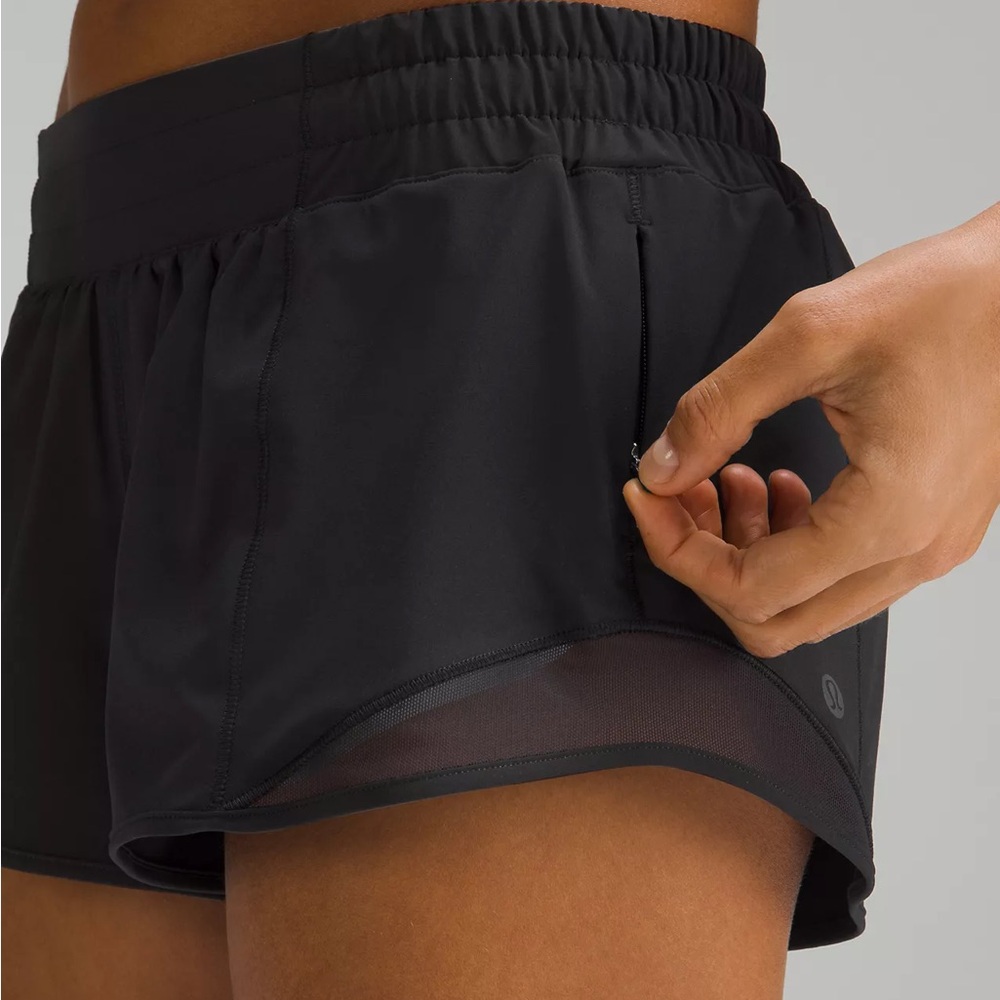 Hotty Hot low-rise Lined Short 2.5" in black size 2 great condition